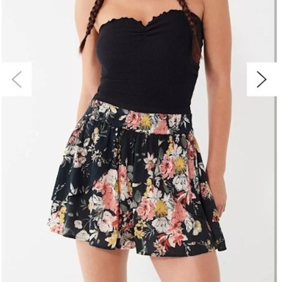 Urban Outfitters BOG Collective Floral Print Shorts Women's Size S Black - Picture 1 of 8